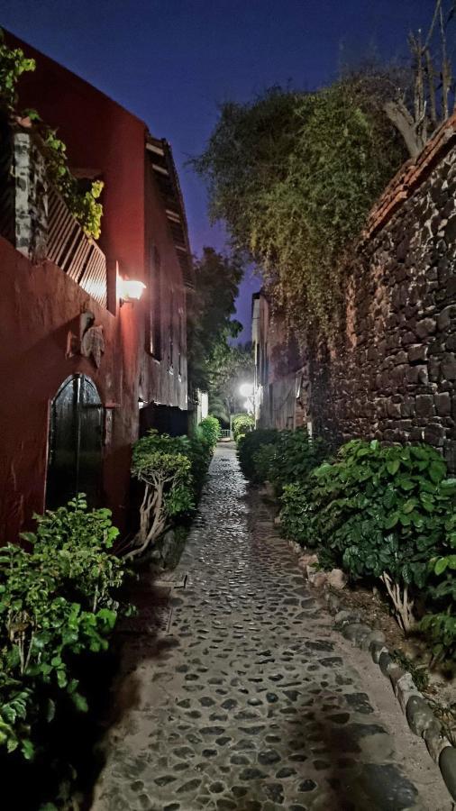 Chez coumbis Bed & Breakfast Gorée Exterior foto