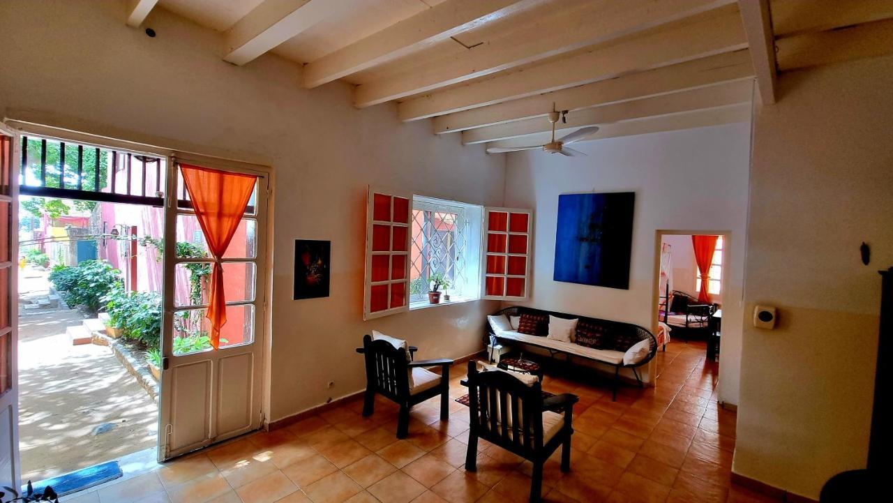 Chez coumbis Bed & Breakfast Gorée Exterior foto