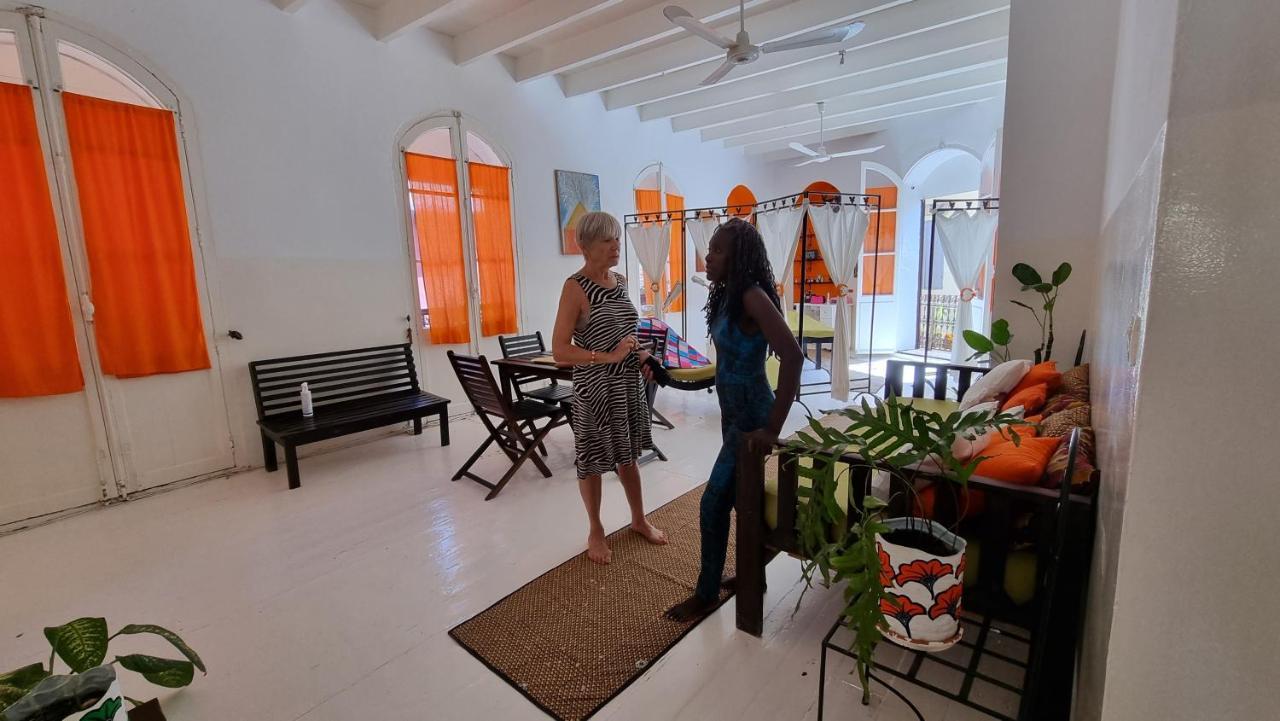 Chez coumbis Bed & Breakfast Gorée Exterior foto